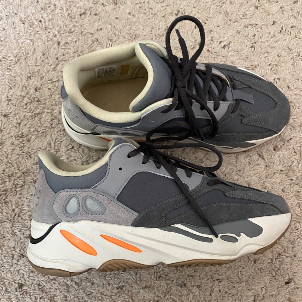 YEEZY BOOST 700 “MAGNET”